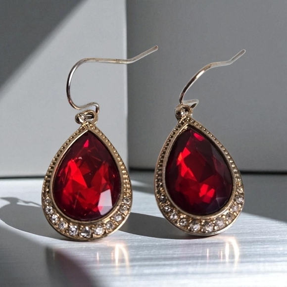 Vintage Jewelry - Vintage Red Teardrop Earrings